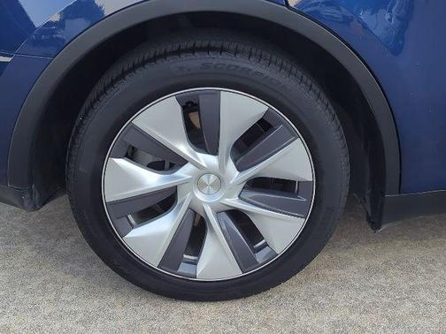 2024 Tesla Model Y Long Range Dual Motor All-Wheel Drive