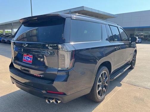 2025 Chevrolet Suburban RST