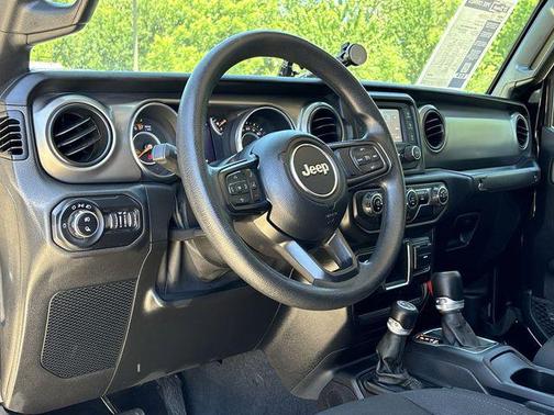 2021 Jeep Gladiator Sport
