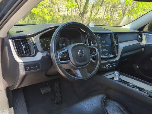 2018 Volvo XC60 Recharge Plug-In Hybrid T8 Inscription