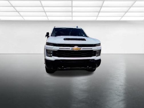 Summit White 2025 Chevrolet Silverado 2500 Custom
