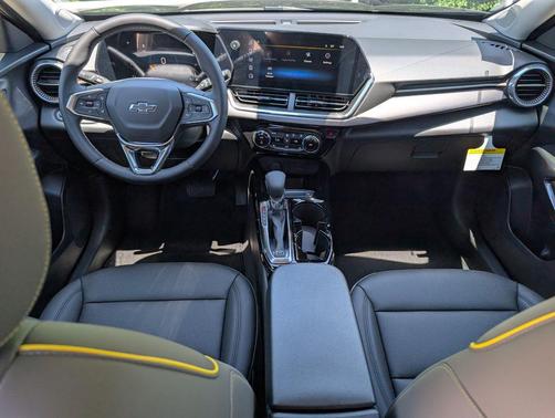 Mosaic Black Metallic 2026 Chevrolet Trax FWD ACTIV