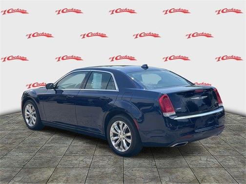 2017 Chrysler 300 Limited
