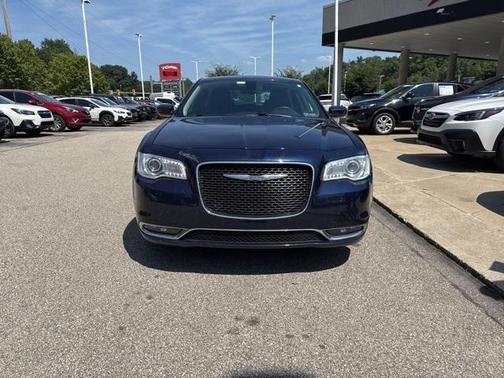 2017 Chrysler 300 Limited