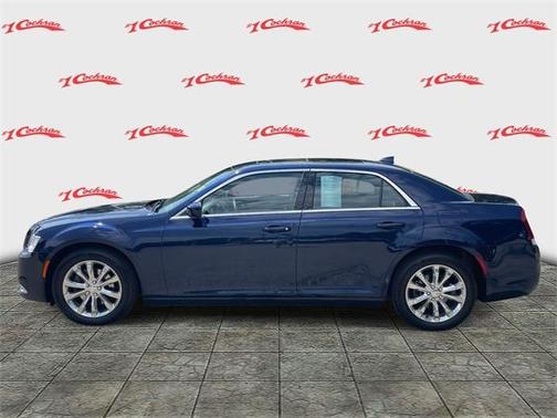 2017 Chrysler 300 Limited