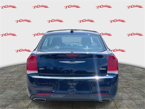 2017 Chrysler 300 Limited