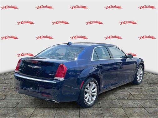 2017 Chrysler 300 Limited
