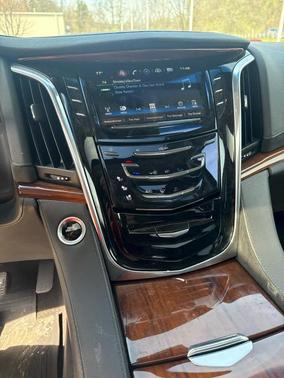 2017 Cadillac Escalade Luxury