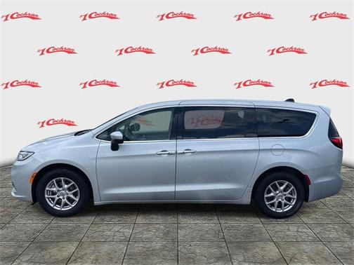 2023 Chrysler Pacifica Touring-L