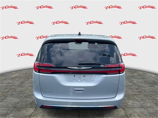 2023 Chrysler Pacifica Touring-L