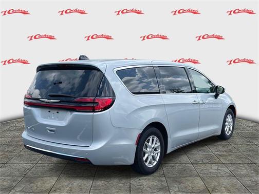 2023 Chrysler Pacifica Touring-L