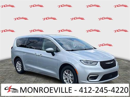 2023 Chrysler Pacifica Touring-L