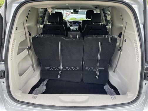 2023 Chrysler Pacifica Touring-L
