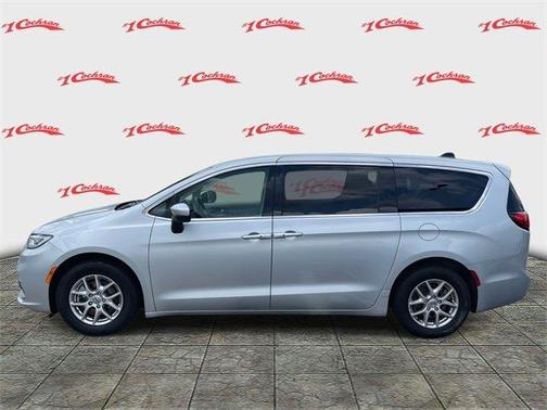2023 Chrysler Pacifica Touring-L