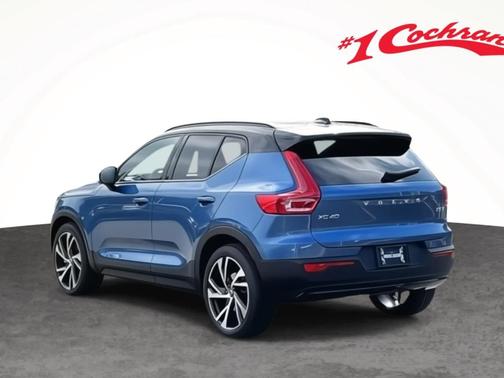 2021 Volvo XC40 T5 R-Design