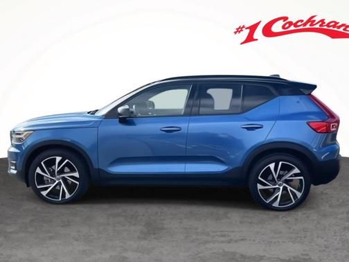 2021 Volvo XC40 T5 R-Design