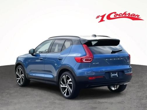 2021 Volvo XC40 T5 R-Design
