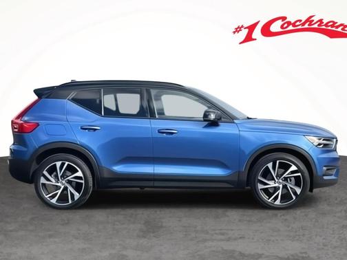 2021 Volvo XC40 T5 R-Design
