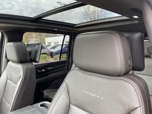 White Frost Tri-Coat 2021 GMC Yukon XL Denali