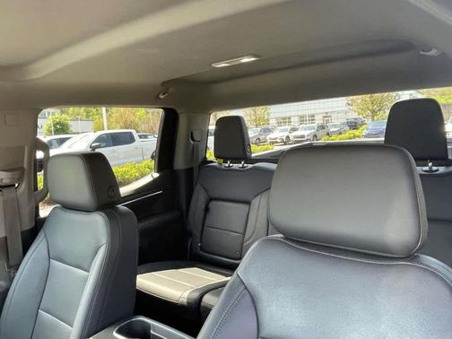 Onyx Black 2022 GMC Sierra 1500 SLT