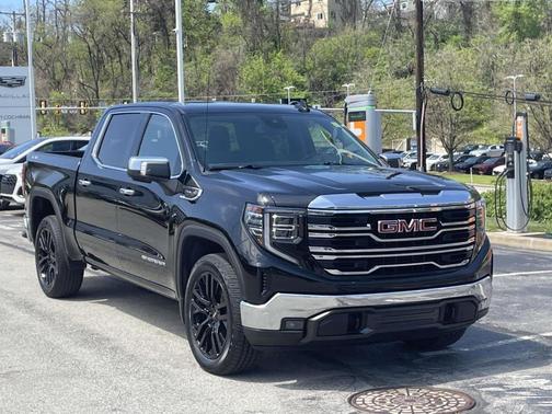 Onyx Black 2022 GMC Sierra 1500 SLT