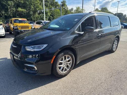 2022 Chrysler Pacifica Touring-L