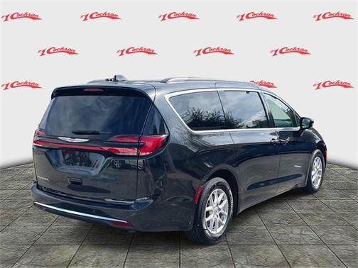 2022 Chrysler Pacifica Touring-L