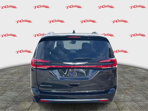 2022 Chrysler Pacifica Touring-L