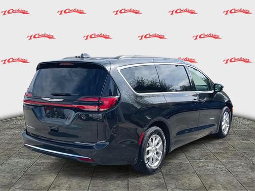 2022 Chrysler Pacifica Touring-L