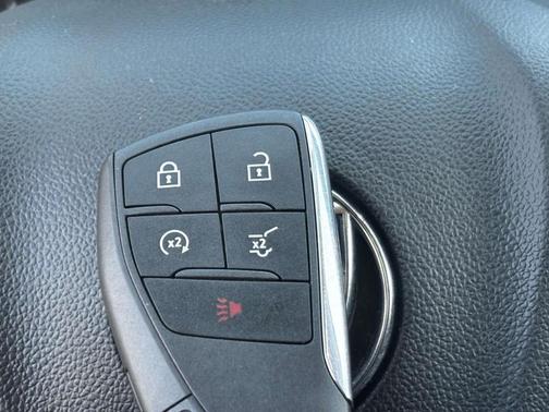 Sapphire Metallic 2023 Buick Envision Essence