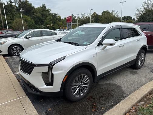 2025 Cadillac XT4 Premium Luxury