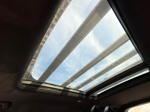 2025 Land Rover Defender OCTA