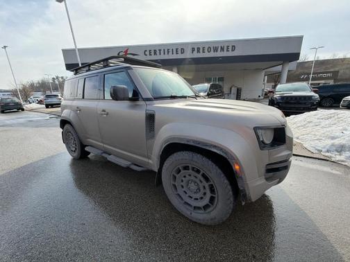 2025 Land Rover Defender OCTA