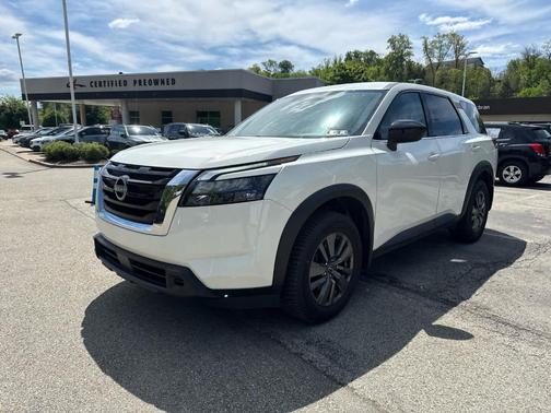 Glacier White 2024 Nissan Pathfinder S