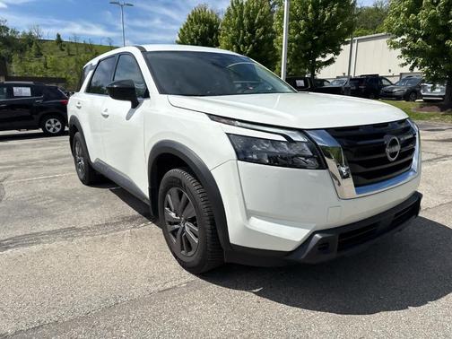 Glacier White 2024 Nissan Pathfinder S