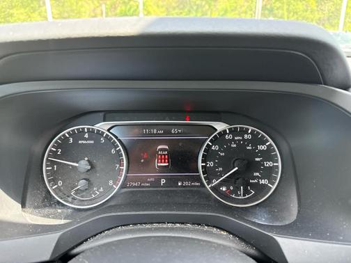 Glacier White 2024 Nissan Pathfinder S