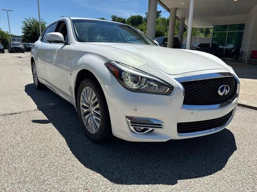 Moonlight White 2015 INFINITI Q70L 3.7X
