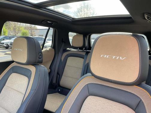 Mosaic Black Metallic 2025 Chevrolet Equinox ACTIV