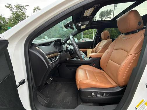 Crystal White Tri-Coat 2020 Cadillac XT4 Sport