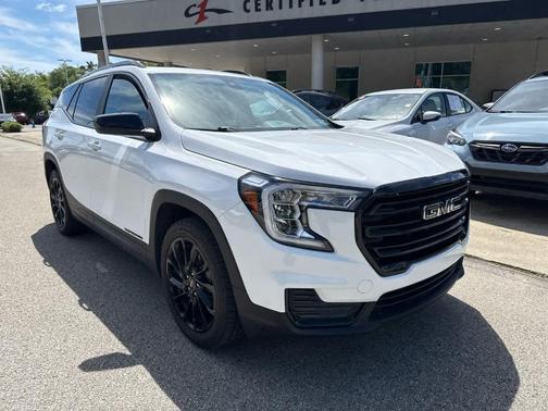 Summit White 2023 GMC Terrain SLE