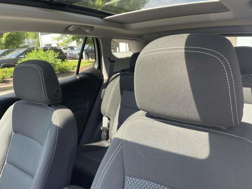 Summit White 2023 GMC Terrain SLE