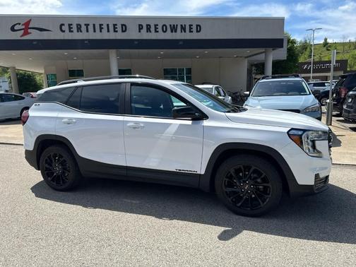 Summit White 2023 GMC Terrain SLE