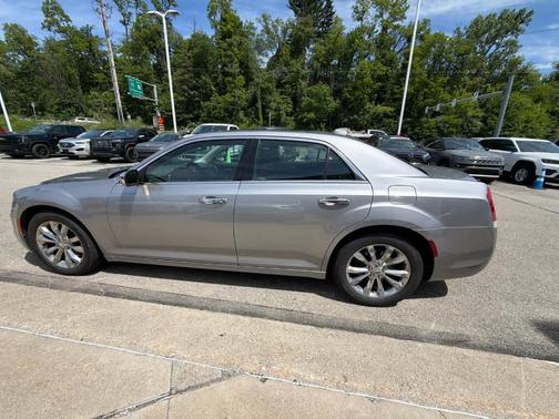 Billet Silver Metallic Clearcoat 2018 Chrysler 300 Limited