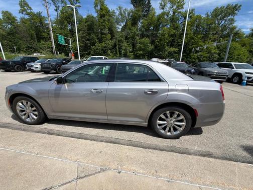 Billet Silver Metallic Clearcoat 2018 Chrysler 300 Limited