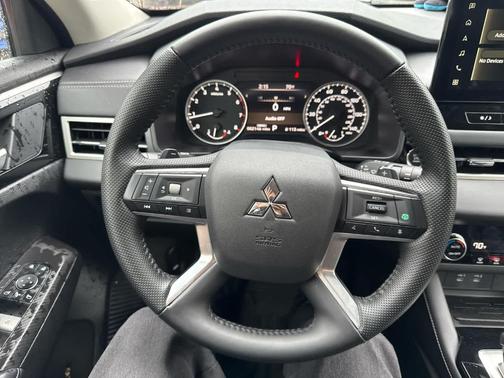 2025 Mitsubishi Outlander 