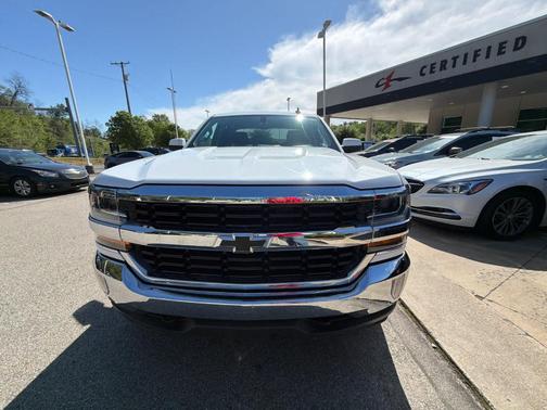 Summit White 2018 Chevrolet Silverado 1500 LT