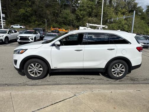 2018 Kia Sorento LX