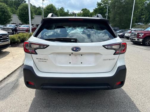 Crystal White Pearl 2024 Subaru Outback