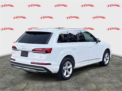 2024 Audi Q7 45 Premium Plus
