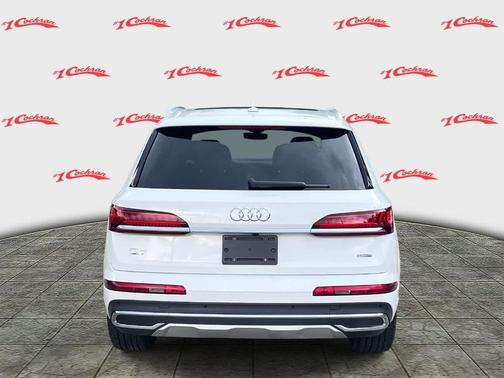 2024 Audi Q7 45 Premium Plus